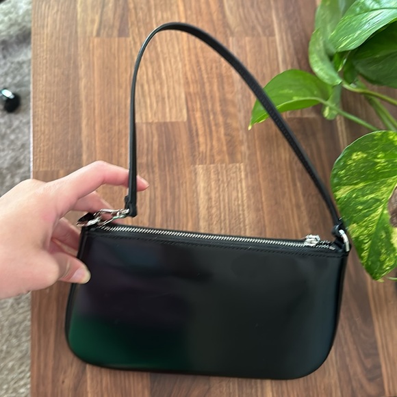 Kate spade purse *RARE sold out online!! purchased new for $198 *flawless - Picture 5 of 7